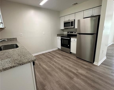 1343 Croyle Drive - Photo Thumbnail 3
