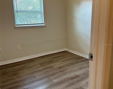 1343 Croyle Drive - Photo Thumbnail 8