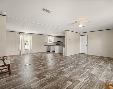 618 1 St Street - Photo Thumbnail 2