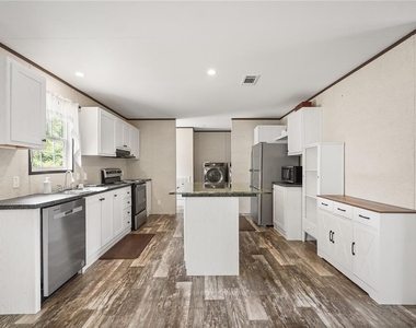 618 1 St Street - Photo Thumbnail 5