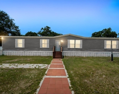 618 1 St Street - Photo Thumbnail 1