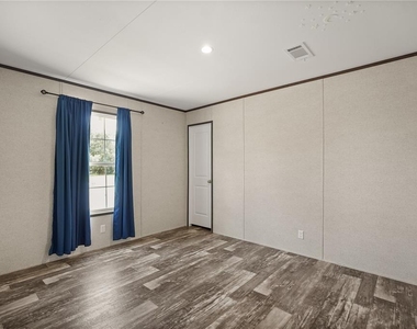 618 1 St Street - Photo Thumbnail 10