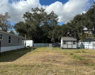 618 1 St Street - Photo Thumbnail 18