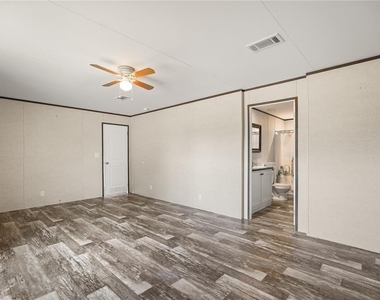 618 1 St Street - Photo Thumbnail 3