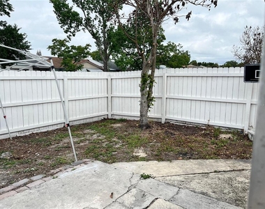 1198 Calanda Ave - Photo Thumbnail 9