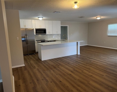 1602 Leslie Drive - Photo Thumbnail 8