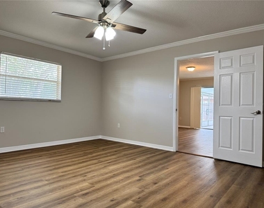 1602 Leslie Drive - Photo Thumbnail 10