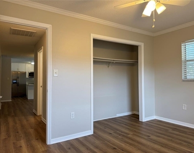 1602 Leslie Drive - Photo Thumbnail 21