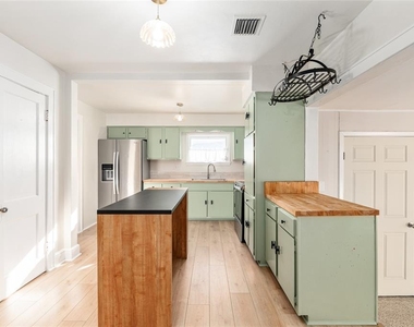 123 Se 1st Street - Photo Thumbnail 28