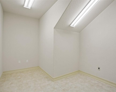 26207 Avenida Las Colinas - Photo Thumbnail 25