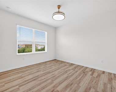 8667 Canyon Creek Trail - Photo Thumbnail 2