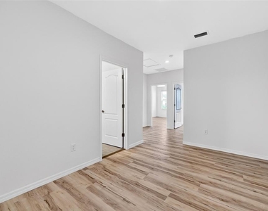 8667 Canyon Creek Trail - Photo Thumbnail 11