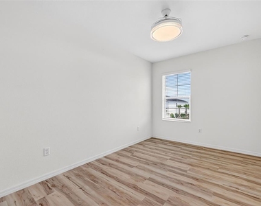 8667 Canyon Creek Trail - Photo Thumbnail 18