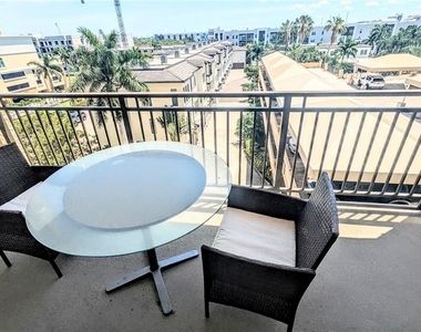 750 N Tamiami Trail - Photo Thumbnail 7