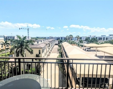 750 N Tamiami Trail - Photo Thumbnail 8