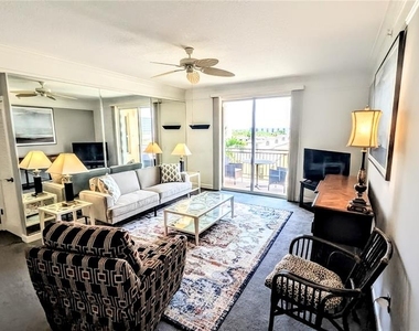 750 N Tamiami Trail - Photo Thumbnail 3