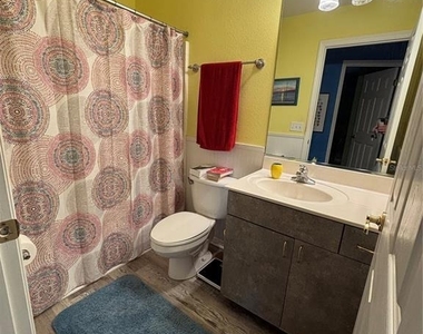 716 32nd Street Court E - Photo Thumbnail 8