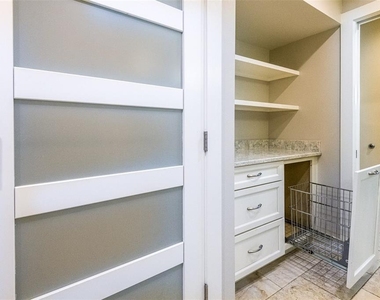 5332 Huntingwood Court - Photo Thumbnail 14
