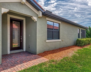 10113 Fiddlewood Drive - Photo Thumbnail 4