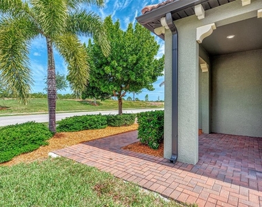10113 Fiddlewood Drive - Photo Thumbnail 5