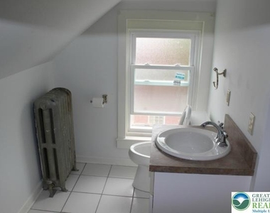 38 W Union Boulevard - Photo Thumbnail 15