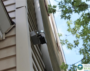 38 W Union Boulevard - Photo Thumbnail 5