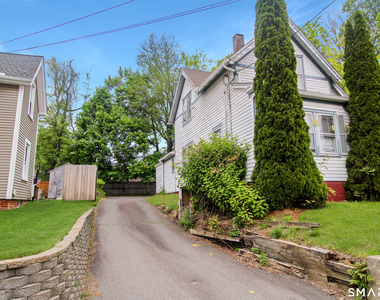 32 Ingraham Place - Photo Thumbnail 2
