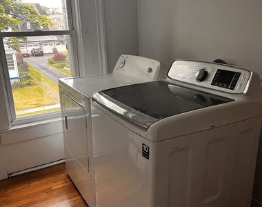 172 Beacon Street - Photo Thumbnail 2