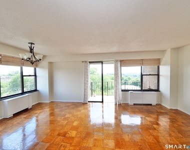 44 Strawberry Hill Avenue - Photo Thumbnail 4