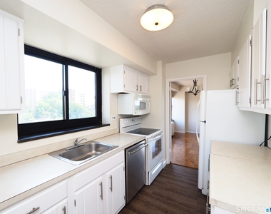44 Strawberry Hill Avenue - Photo Thumbnail 10