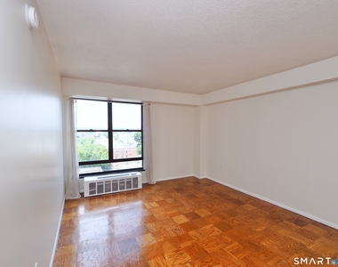 44 Strawberry Hill Avenue - Photo Thumbnail 19