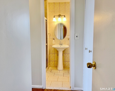 44 Strawberry Hill Avenue - Photo Thumbnail 21