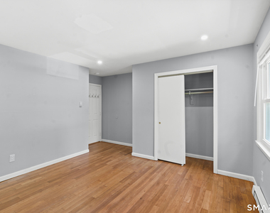 22 Irving Place - Photo Thumbnail 6