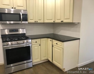 151-153 Alexander Avenue - Photo Thumbnail 3