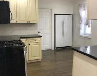 151-153 Alexander Avenue - Photo Thumbnail 4