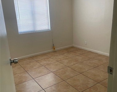4570 Carriage Park Drive - Photo Thumbnail 4