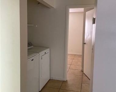 4570 Carriage Park Drive - Photo Thumbnail 6