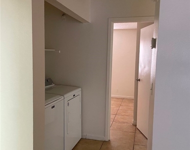 4570 Carriage Park Drive - Photo Thumbnail 5
