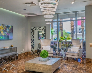 200 W Sahara Avenue - Photo Thumbnail 8
