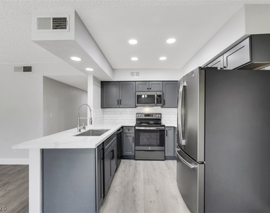 1575 W Warm Springs Road - Photo Thumbnail 8