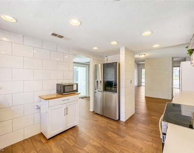 3143 Sonata Drive - Photo Thumbnail 4