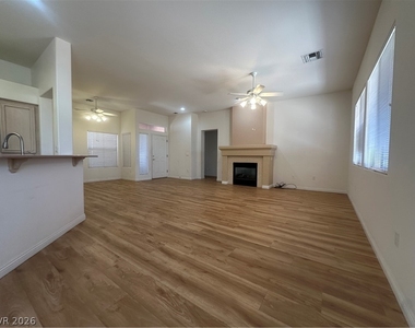 10717 Dover Creek Avenue - Photo Thumbnail 4