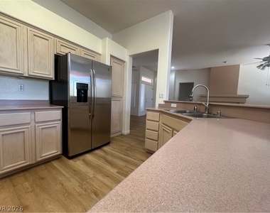 10717 Dover Creek Avenue - Photo Thumbnail 8