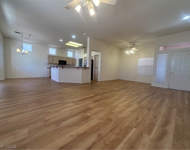 10717 Dover Creek Avenue - Photo Thumbnail 3