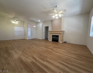 10717 Dover Creek Avenue - Photo Thumbnail 6