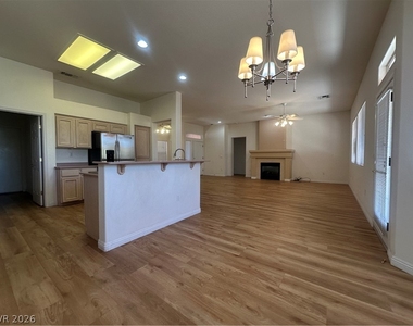 10717 Dover Creek Avenue - Photo Thumbnail 7