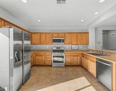 2774 Alnwick Court - Photo Thumbnail 12