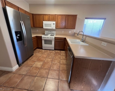 8829 Rising Creek Court - Photo Thumbnail 12