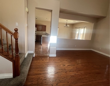 8829 Rising Creek Court - Photo Thumbnail 3