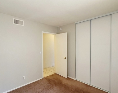 7123 Clearwater Avenue - Photo Thumbnail 10